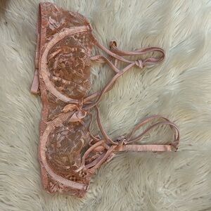 Lace pink cute/sexy NWOT gold hardware bra